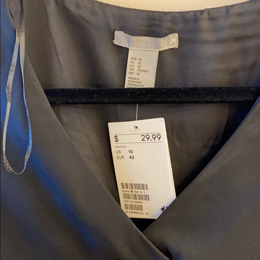 H & M tie sleeve black dress NWTs Sz10 - Picture 2 of 3